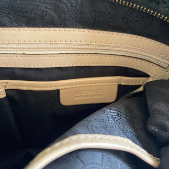 Michael Kors Black‎ Patent Embossed Python Jet Set Tote 4MK124 Preowned - Picture 5 of 6